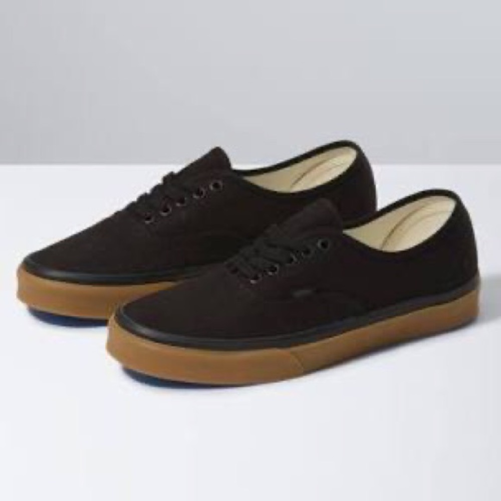 Vans Authentic Black/gum Size 7.5 (M)/9 (W)